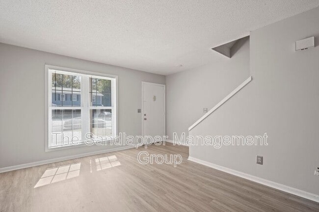 Photo - 3614 Peppertree Ln