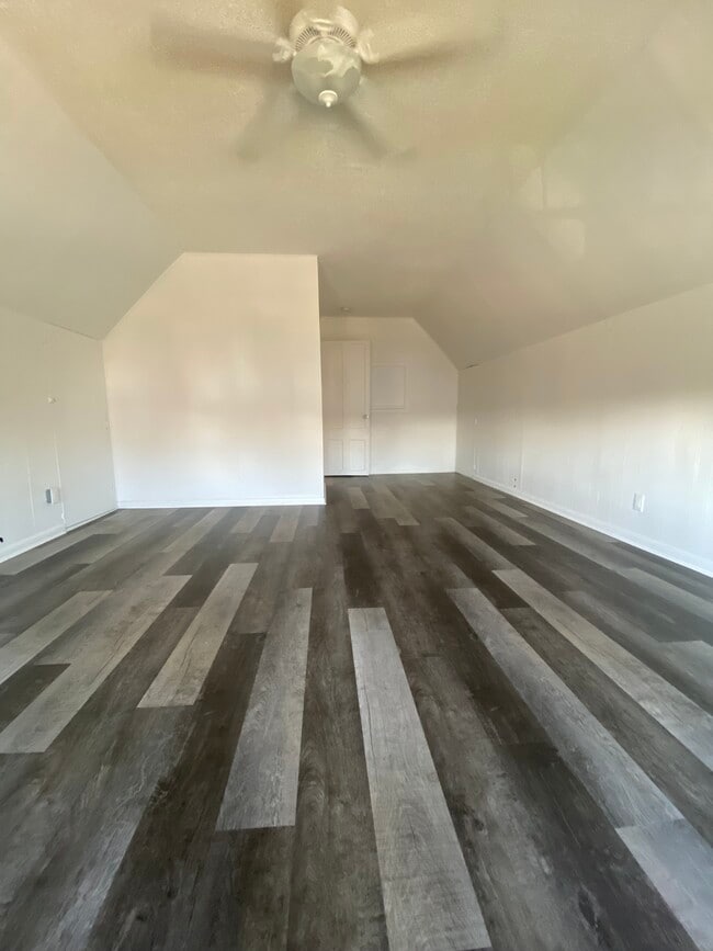 Photo - 1608 B Ave NE Unit 2