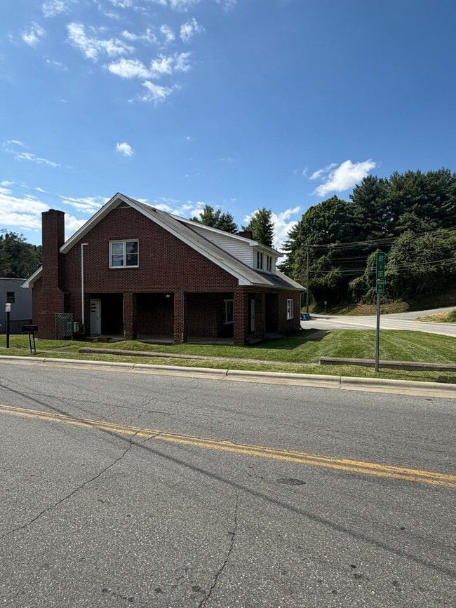 196 Perkinsville Dr