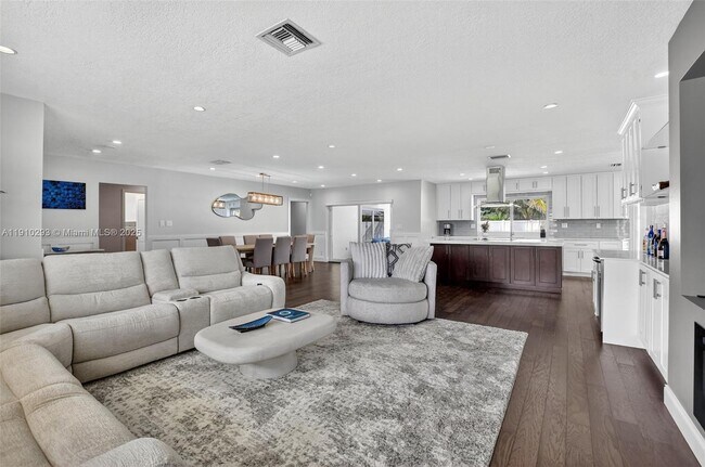 Photo - 5660 Golfway Dr