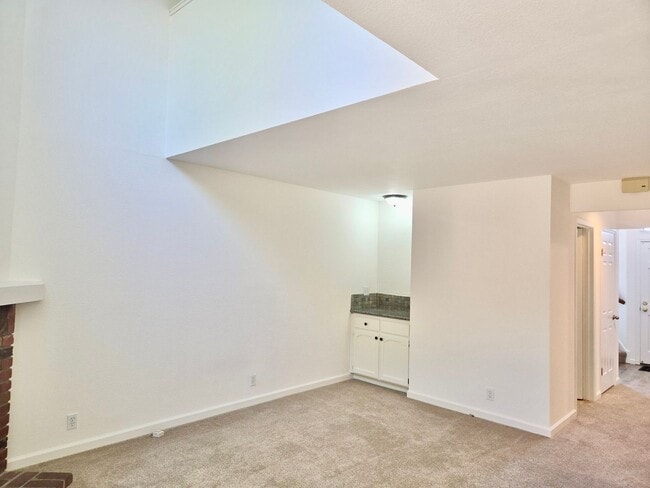1203 W Parr Ave