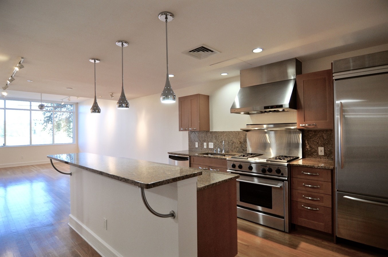 Photo - 901 W 9th St Condo