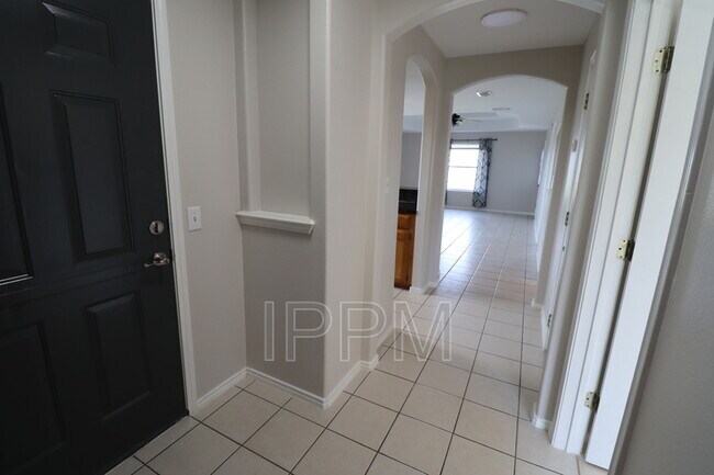 Photo - 101 S Taos Blvd Unit B