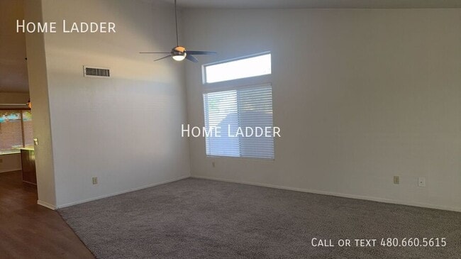 Photo - 440 N Leoma Ln