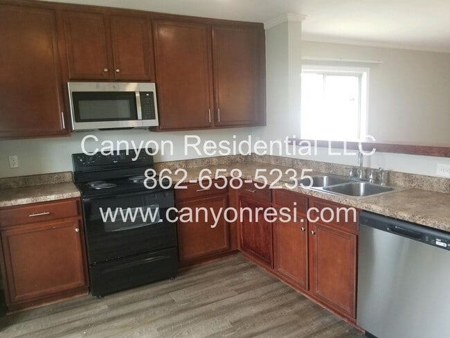 Photo - 103 Dormont Dr NE