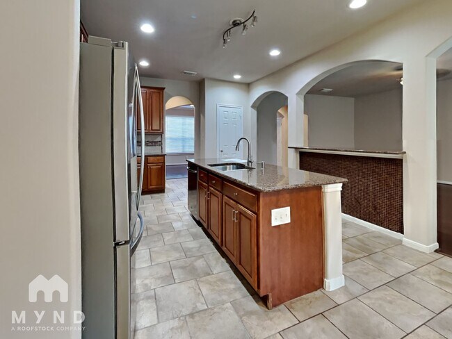 Photo - 20927 Garden Arbor Ln