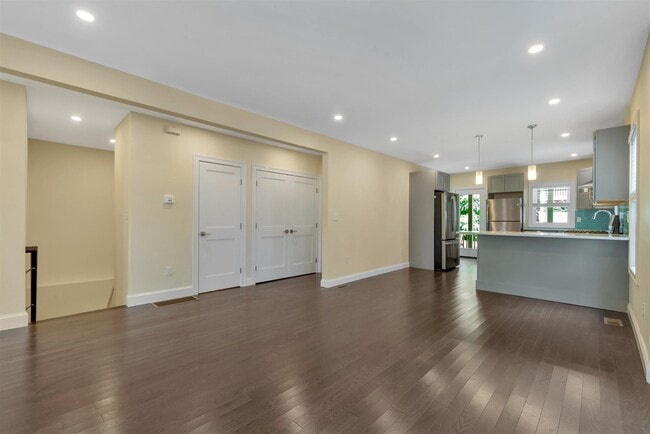 Photo - 161 4th St Unit 1