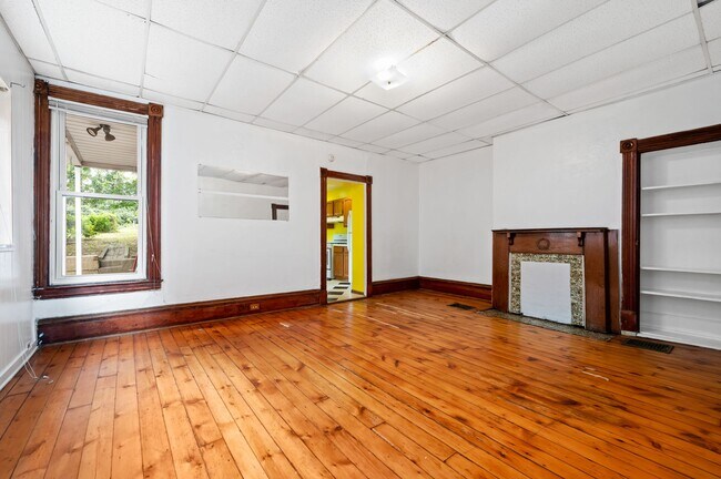 Livingroom/Diningroom - 3336 Ward St