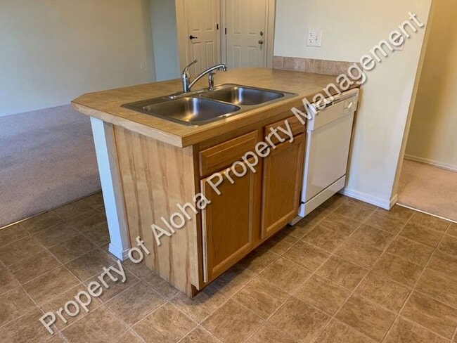 Photo - 1065 W Pine Ave