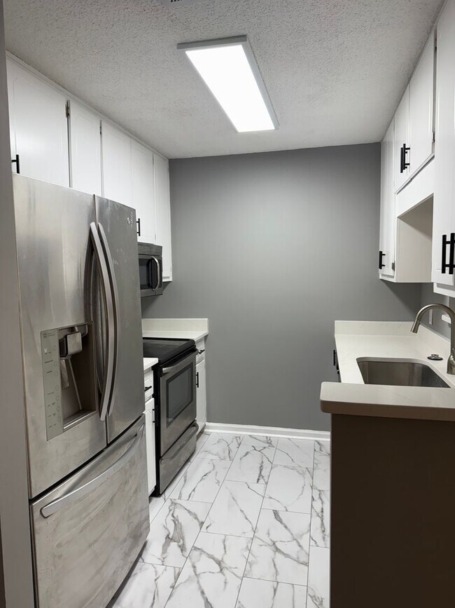 Photo - 92 Woodfield Pl