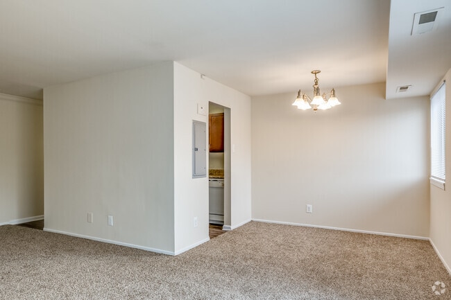 2BR, 1BA - 1,034SF - Dining Room