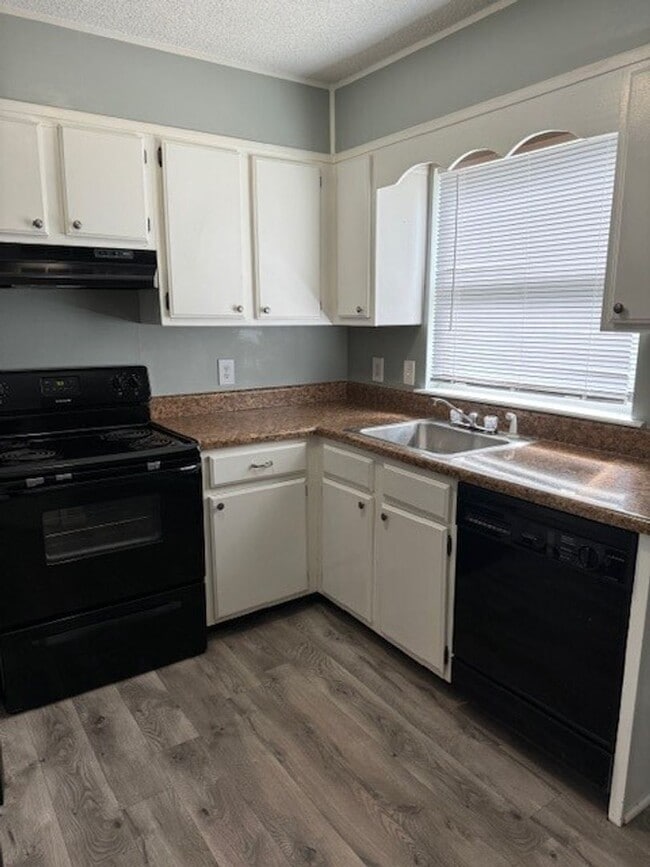 Photo - Charming 2-Bedroom, 1-Bath Duplex in Hermitage – Great Location!