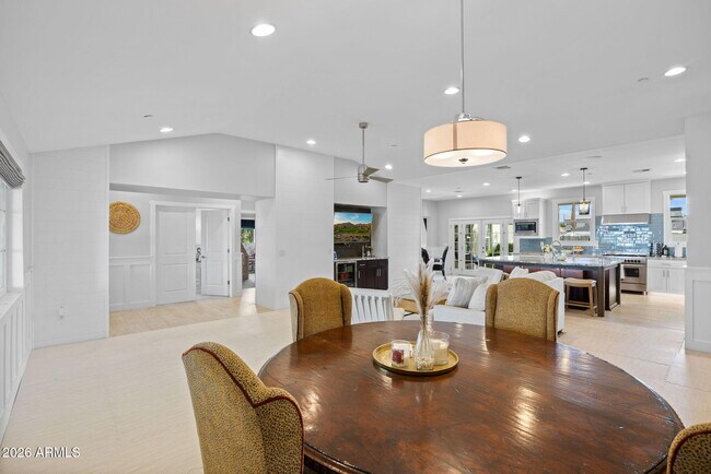 3621 N Kachina Ln