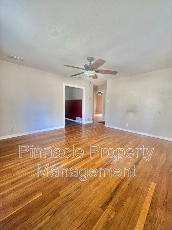 Photo - 210 Midget St