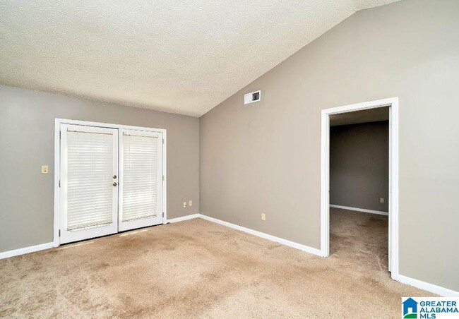 Photo - 725 Carson Rd
