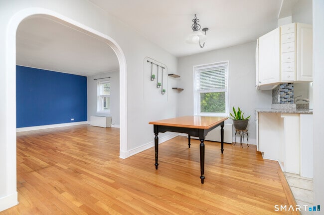 136 Woodside Green Unit 3A
