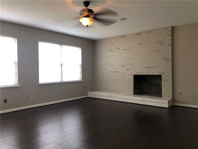 Photo - 1601 N Sang Ave