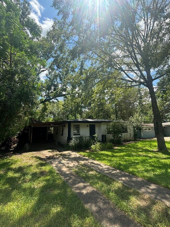 Photo - 3BR/1BA Close to Campus!