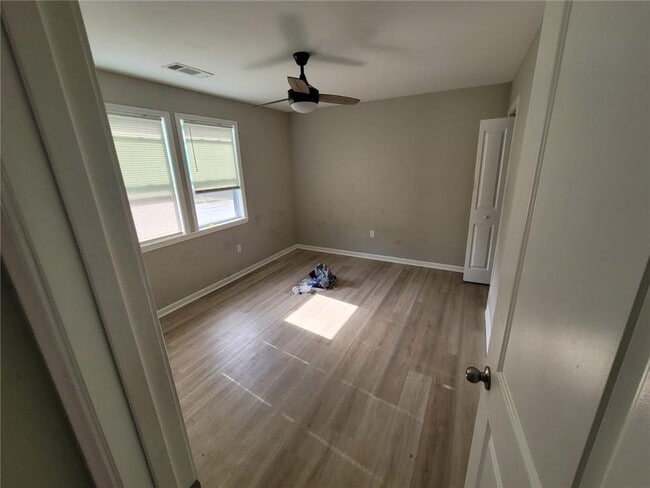 Photo - 1559 Alma St SW