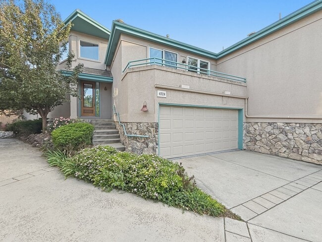Building Photo - Beautiful East Boulder Home with Flatirons Views | Quiet Cul-de-Sac Living