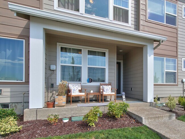 Like New Reed's Crossing Townhouse! Availa... - Like New Reed's Crossing Townhouse! Availa...