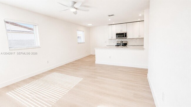 Building Photo - 721 N 68th Terrace