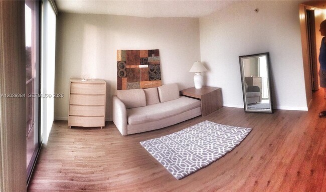 Photo - 210 174th St Unidad 515