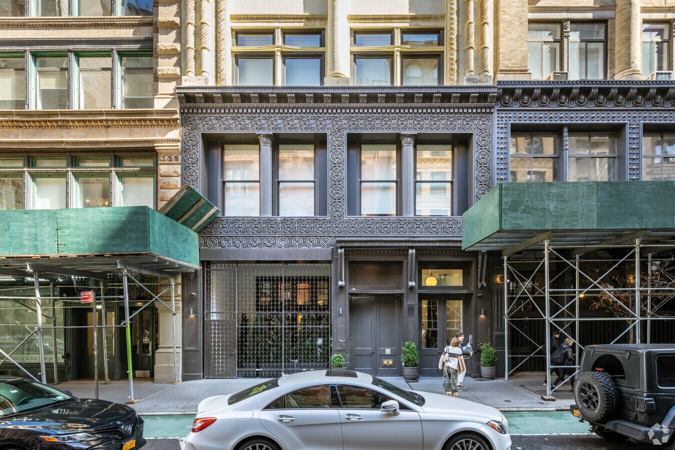 Photo - 37 E 12th St