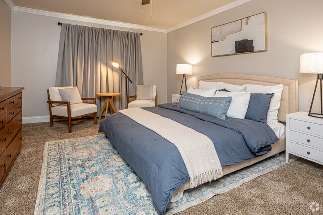 2BR, 2BA - 1,304SF