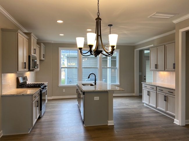 Kitchen - 729 Carraway Garden Dr