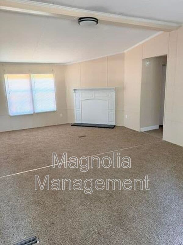 Photo - 184 Crowder Ln