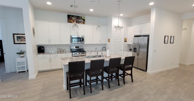 Photo - 19610 W Avalon Dr