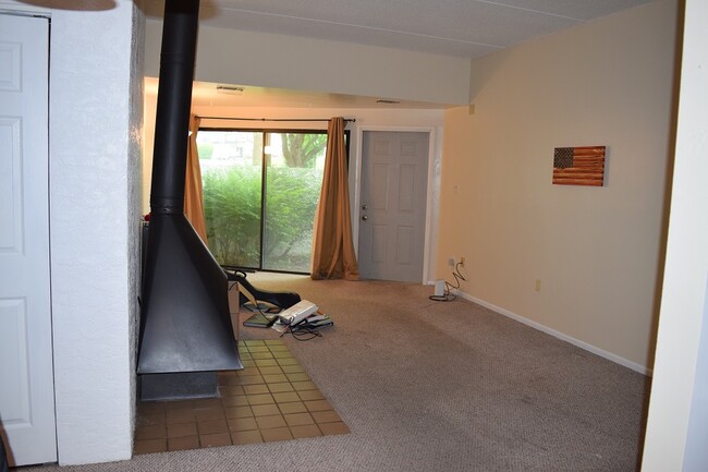 Photo - 801 Stratford Dr