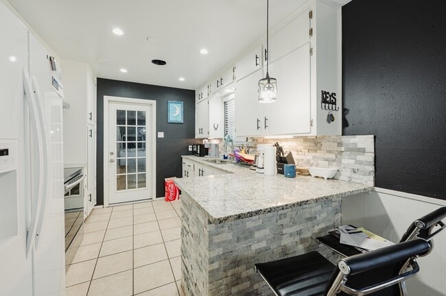 Photo - 1529 E 52nd St