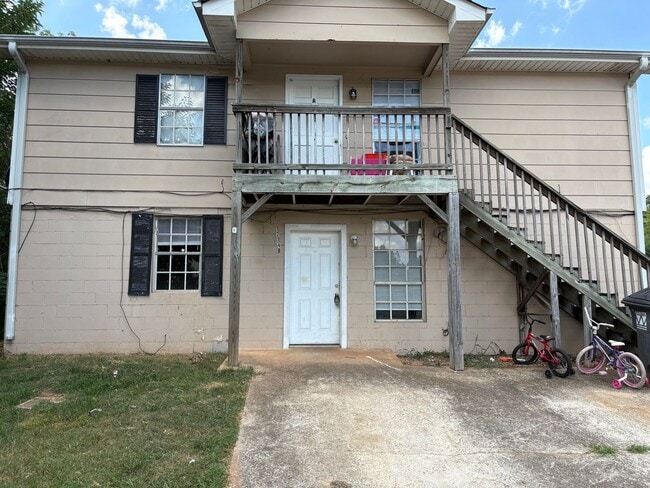 Photo - 1714 25th Ave Apartment Unit B