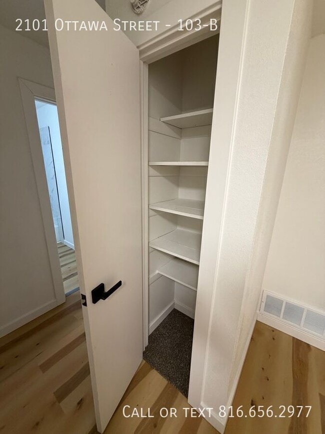 Photo - 2101 Ottawa St Unit 103-B