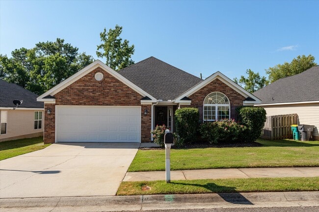 Photo - 570 Lory Ln