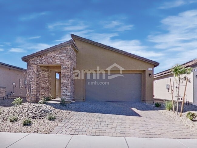 Building Photo - 893 English Primrose St