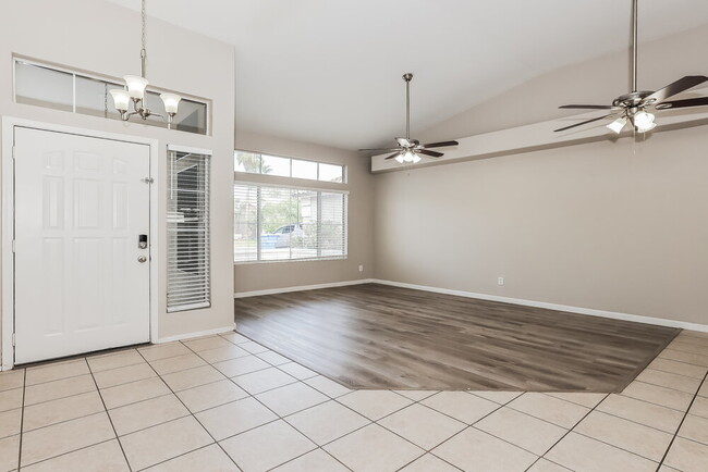 Photo - 1563 E Scott Ave