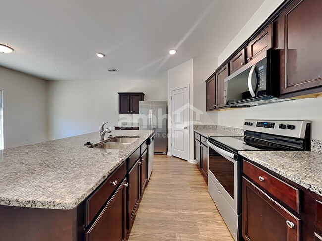 Photo - 115 Orion Way