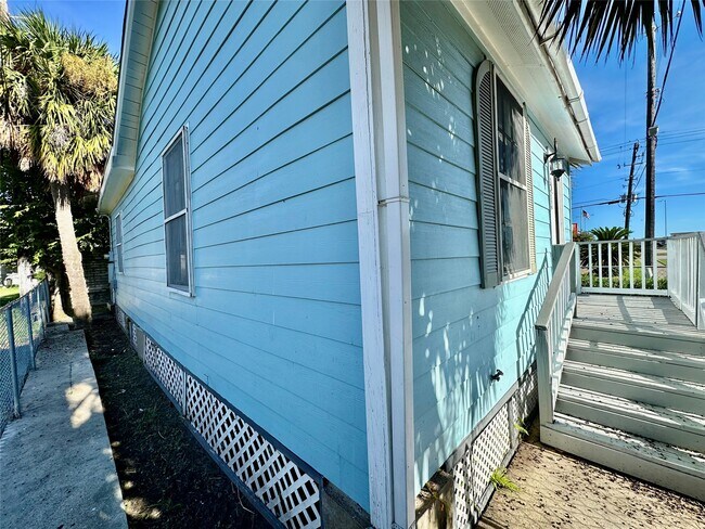 Photo - 2414 Grover Ave