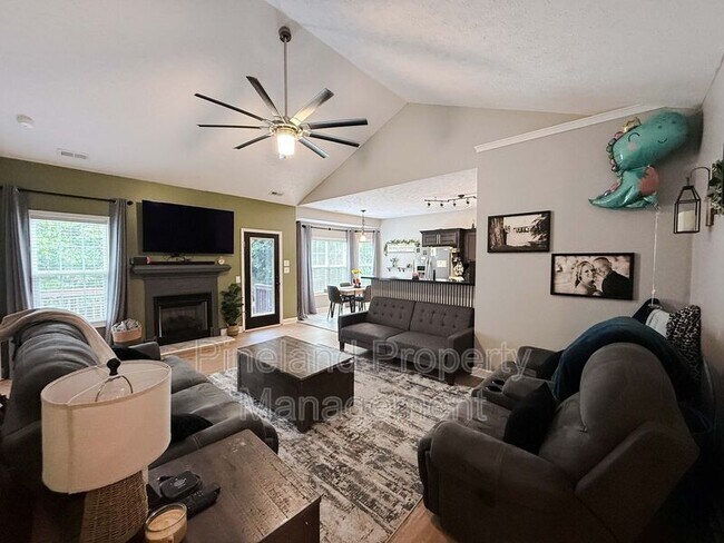 Photo - 229 Scarlet Oak Dr