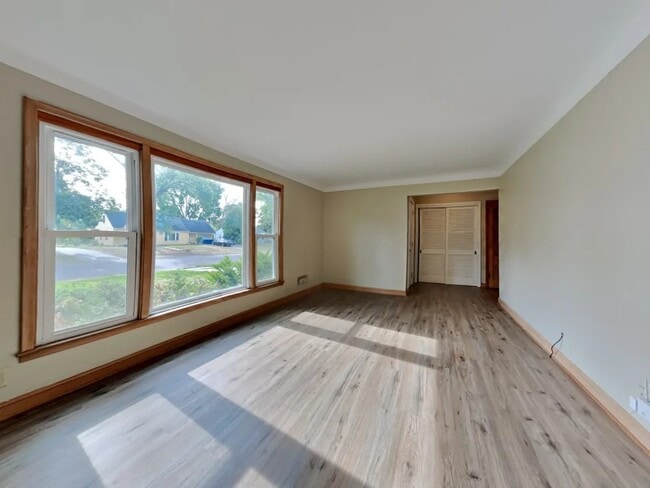 Photo - 7506 Columbus Ave.