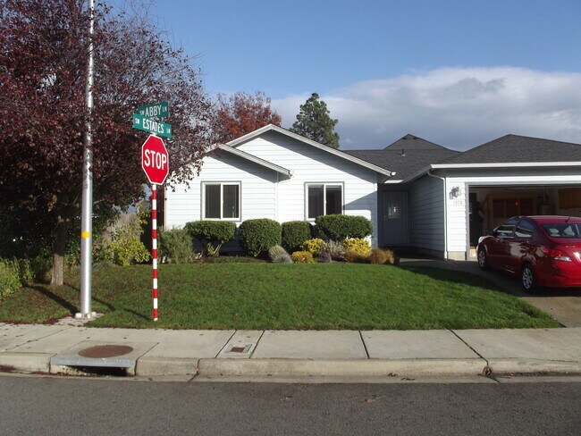 Building Photo - Quiet neighborhood in Culdesac Rental