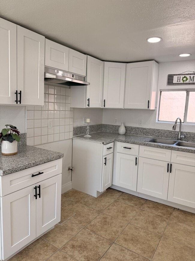 KITCHEN - 1716 1/2 Gage St Unit REAR