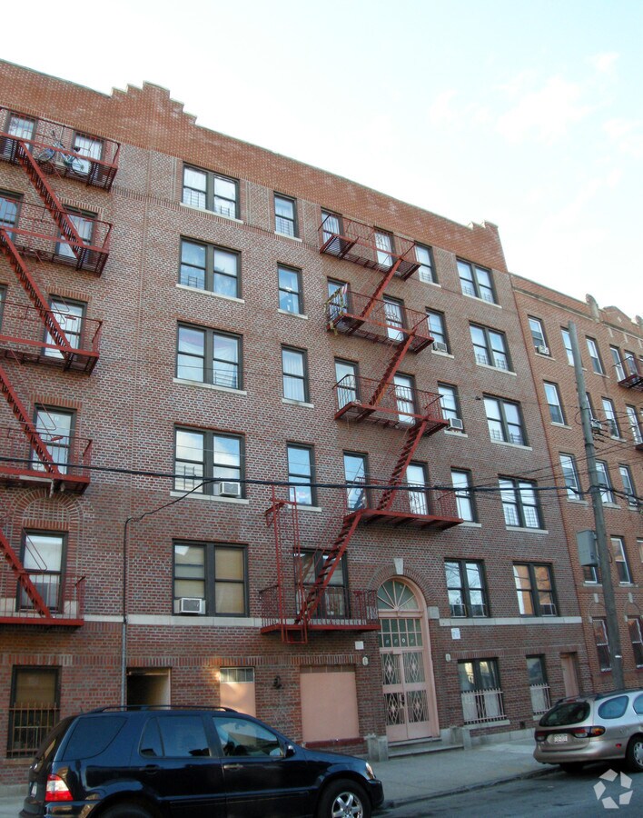 2300 Bathgate Ave - 2300 Bathgate Ave Apartments