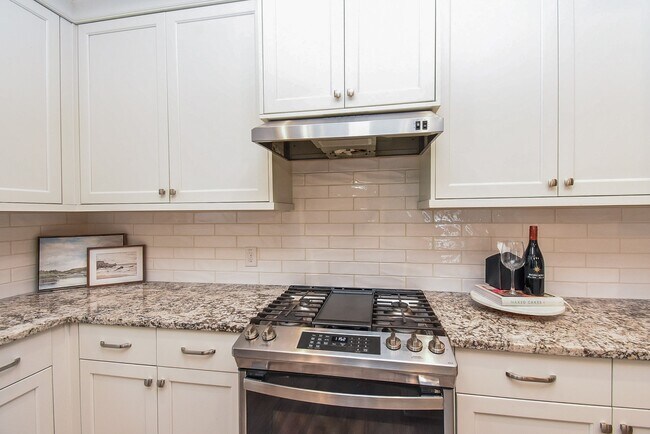 Photo - 7322 Perching Hawk Trl