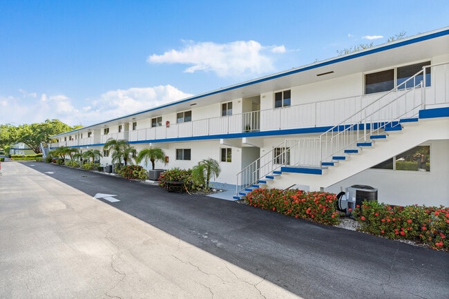 4 Westwood Ave Unit 204