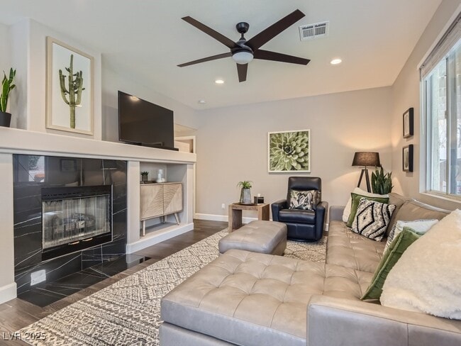 Photo - 1413 Woodmore Dr