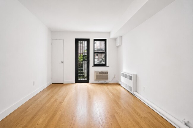 Photo - 425 E 80th St Unit 2E